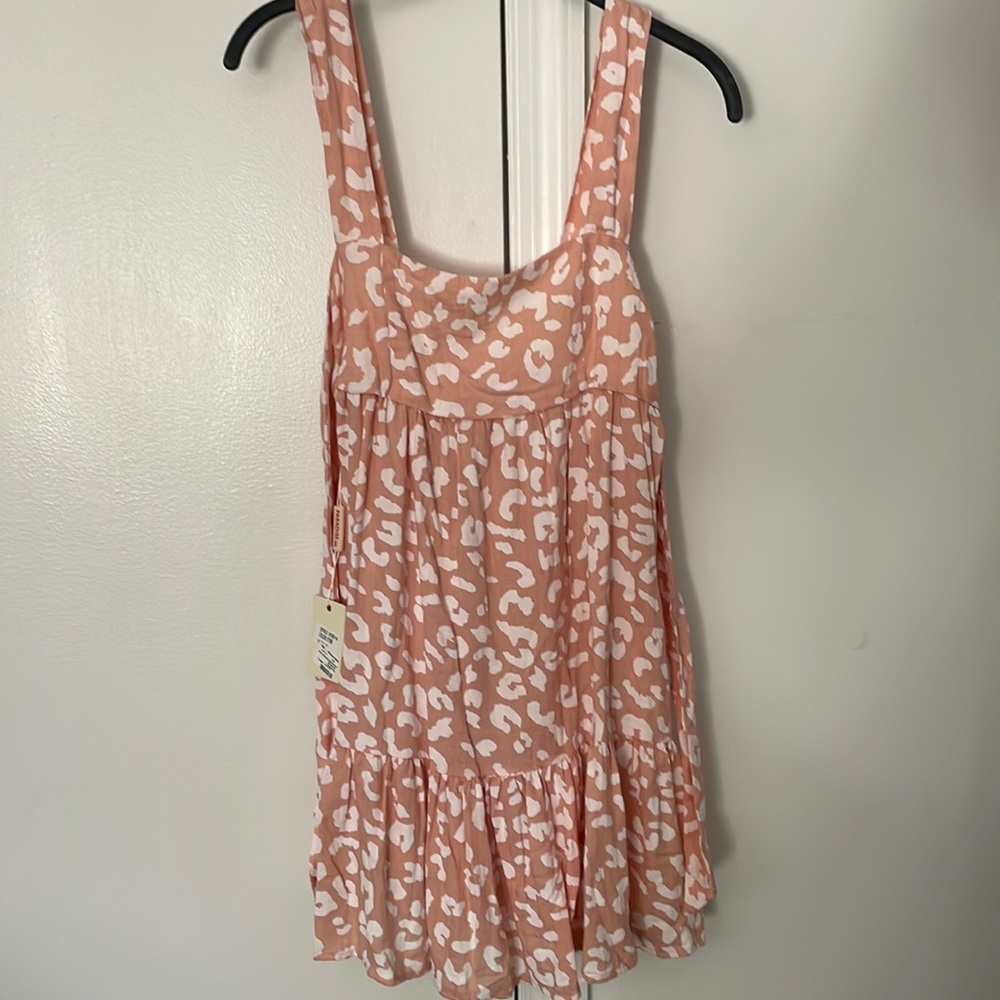 BNWT-Super cute summer dress. 50% cotton machine washable.